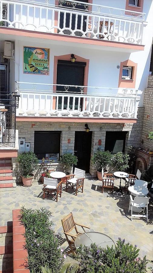 Green Hill Studios & Apartments كوكاري المظهر الخارجي الصورة